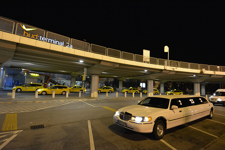 Reptéri transzfer, Reptéri transzfer limuzinnal a Liszt Ferenc Nemzetközi Repülőtérről a belvárosba, illetve a szállásról a repülőtérre – VIP Limuzin